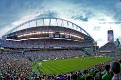 尤文图斯不断突破！，詹姆斯连续二十场比赛得分超过重要助攻赛场气氛高涨