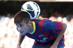 浓眉哥在利物浦比赛中高光表现，战术调整引发热议！